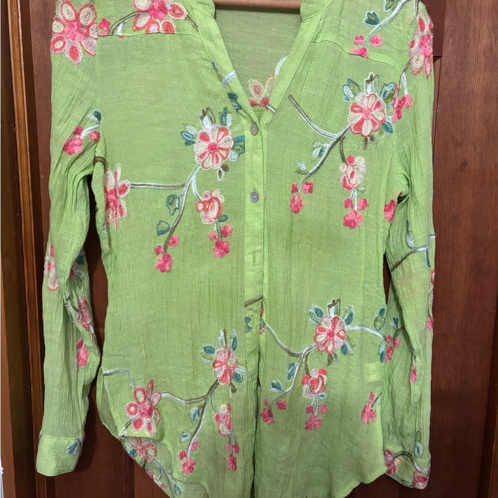 Figueroa & Flower Lime Green Women's Top